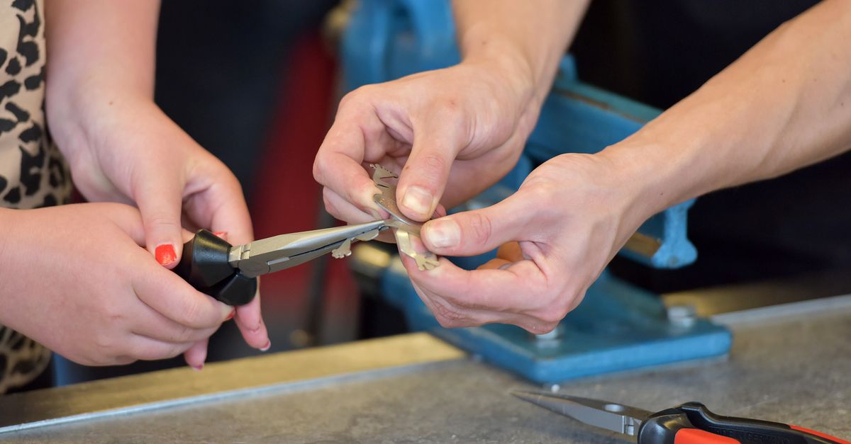 locksmith shop keys — Roslyn Heights Locksmith